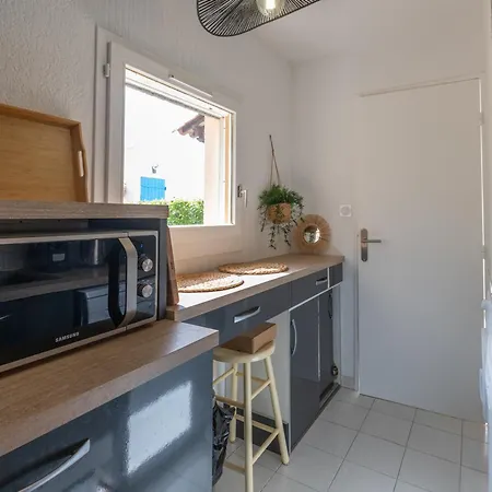 Mazet Renove Pres Plage, Centre, Commerces, 6 Pers, Piscine, Clim, Terrasse, Parking, Petit Garage - Fr-1-677-56 *
