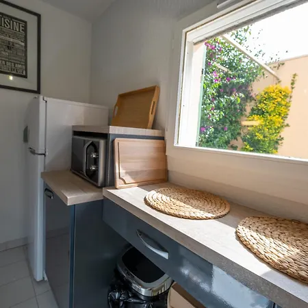 Mazet Renove Pres Plage, Centre, Commerces, 6 Pers, Piscine, Clim, Terrasse, Parking, Petit Garage - Fr-1-677-56 *