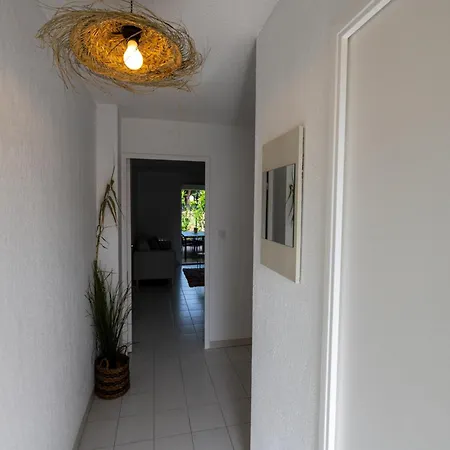 Mazet Renove Pres Plage, Centre, Commerces, 6 Pers, Piscine, Clim, Terrasse, Parking, Petit Garage - Fr-1-677-56 Le Lavandou