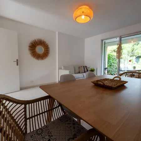 Holiday home Mazet Renove Pres Plage, Centre, Commerces, 6 Pers, Piscine, Clim, Terrasse, Parking, Petit Garage - Fr-1-677-56 *
