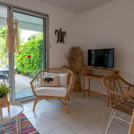 Mazet Renove Pres Plage, Centre, Commerces, 6 Pers, Piscine, Clim, Terrasse, Parking, Petit Garage - Fr-1-677-56 * Le Lavandou