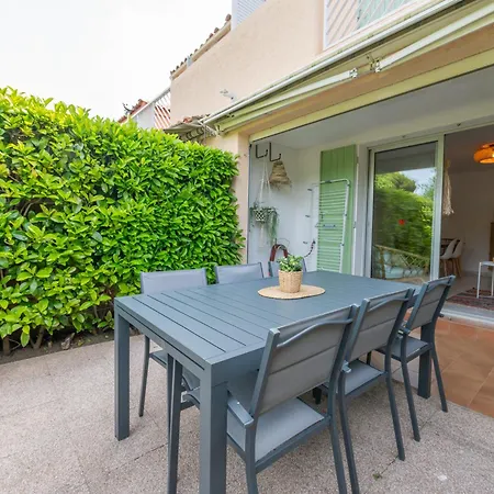 Mazet Renove Pres Plage, Centre, Commerces, 6 Pers, Piscine, Clim, Terrasse, Parking, Petit Garage - Fr-1-677-56 * Le Lavandou