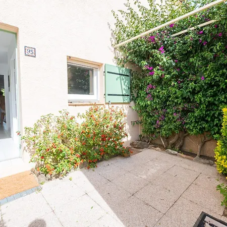 Mazet Renove Pres Plage, Centre, Commerces, 6 Pers, Piscine, Clim, Terrasse, Parking, Petit Garage - Fr-1-677-56 *